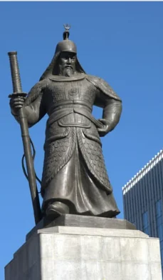 Statue von Admiral Yi Sun-sin